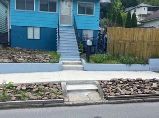 1504 1/2 Temple St, Hinton, WV 25951