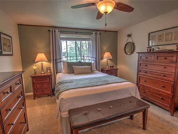 5th image of 125 Old Lyme Dr APT 4