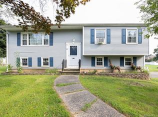 6 Pond Ct, Wallingford, CT 06492