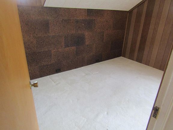 4th image of 223 E Woodward Ave