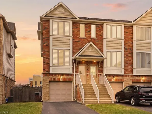 17 Hemlock Way, Grimsby, ON L3M 0A7