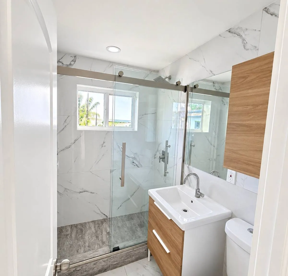 2 bed, 1.0 bath, 700 sqft, $2,500 — Photo 4