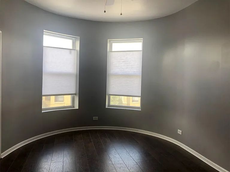 5735 S Calumet Ave #3W — Photo 4