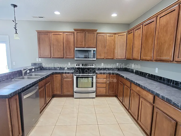 5017 Laredo Dr — Photo 6