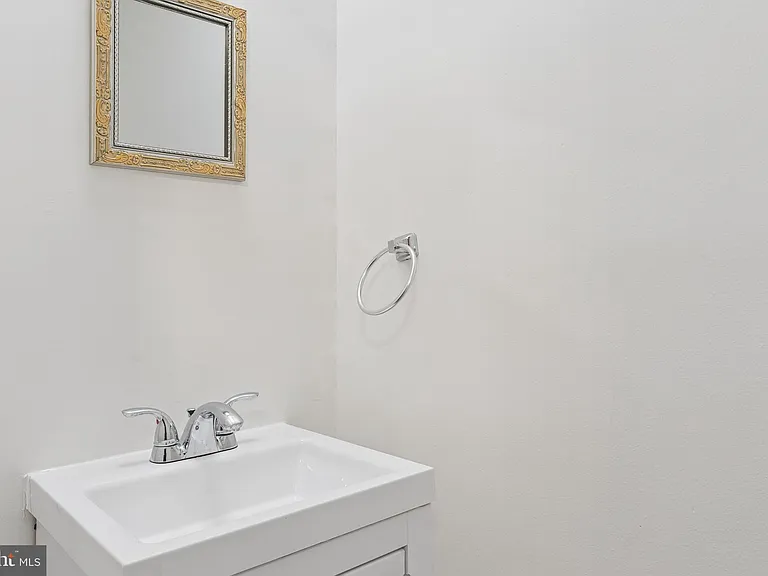 214 N Madeira St — Photo 15