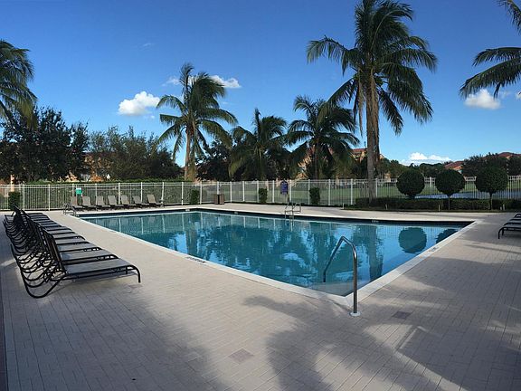 3rd image of 151 SW Palm Drive #107