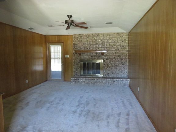 4th image of 3011 Moffett Ave