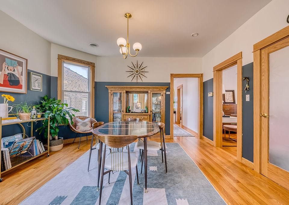 1st image of 3342 N Hamlin Ave #2