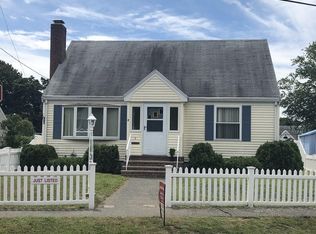 4 Glenway Ave, Peabody, MA 01960