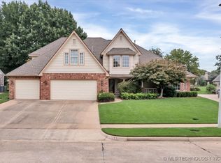 8609 S 7th St, Broken Arrow, OK 74011