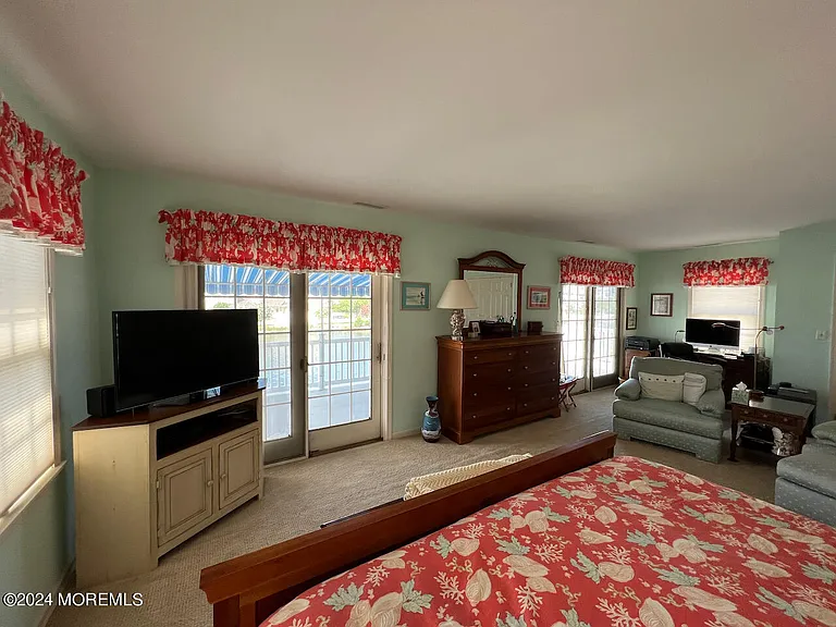980 Barnegat Ln — Photo 17