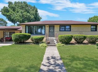 8300 Long Ave, Burbank, IL