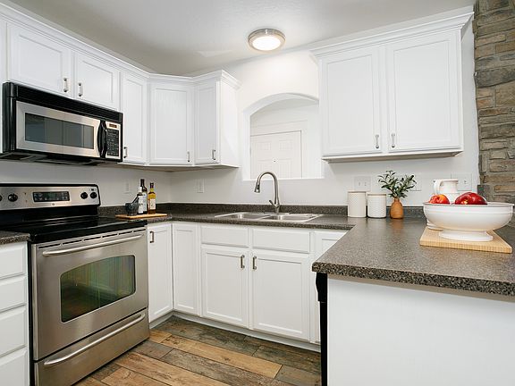 5th image of 3569 Rock Rd #3