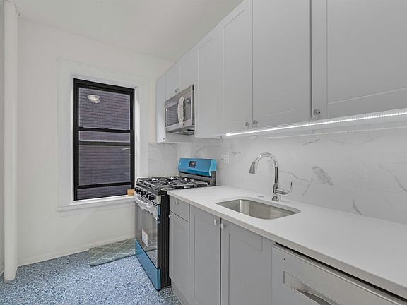 4th image of 277 Harrison Ave APT B5