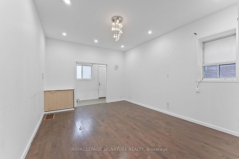 Toronto Townhouse for rent - 2 Bedrooms — photo 2