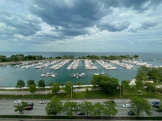 1st image of 3410 N Lake Shore Dr APT 15F