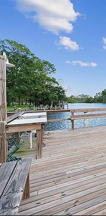 1st image of 215 Riverbend Dr #215