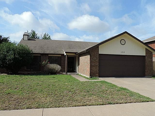 2nd image of 1414 Rockdale Dr