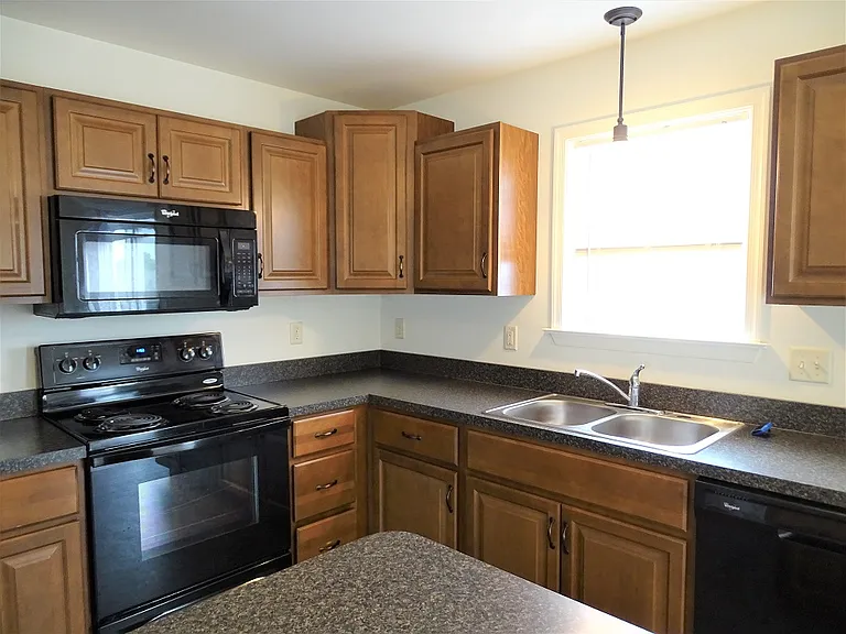 247 Limestone Dr — Photo 8