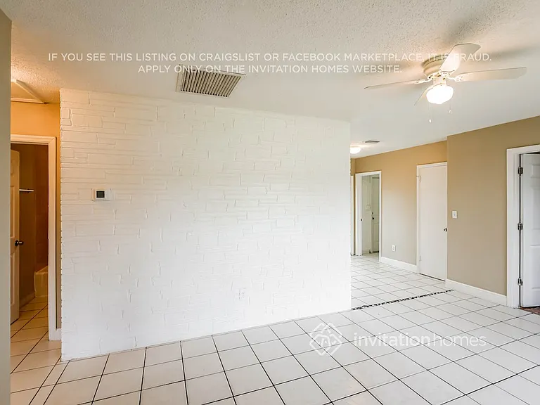5140 SW 6th Ct — Photo 3