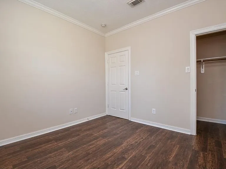 8002 Stoneyway Dr — Photo 15
