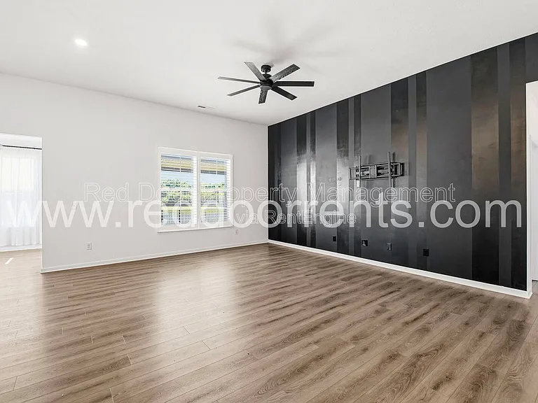 1475 Sabra Way — Photo 15