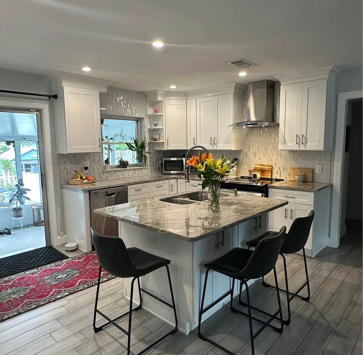 4 bed, 1728 sqft, $2,700 — Photo 1