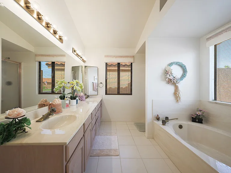 9445 W Taro Ln — Photo 21