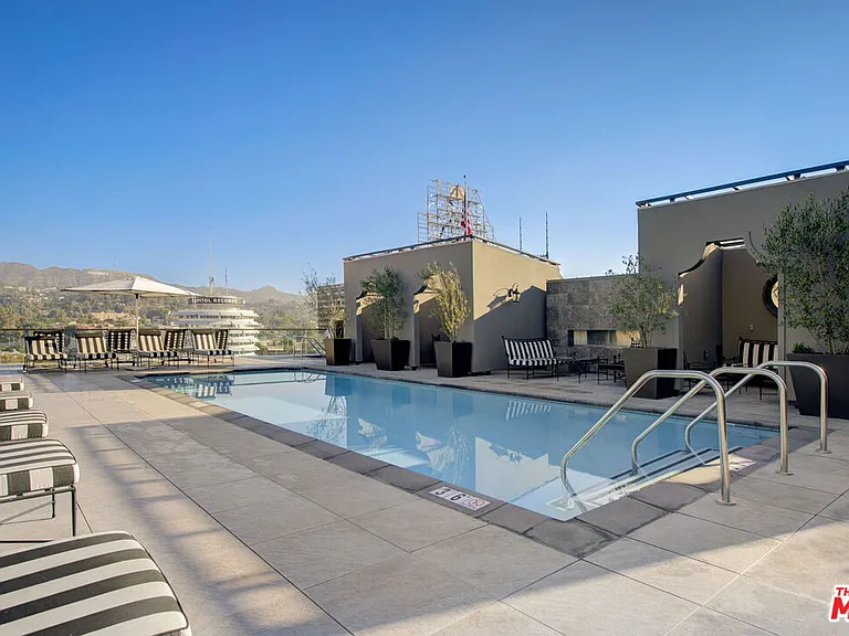 1645 N Vine St #706 — Photo 49