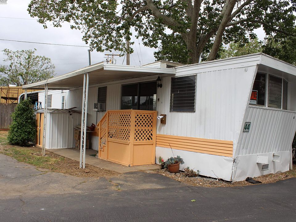 1st image of 621 E Lockeford St #44