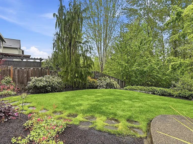 17318 SW Galewood Dr — Photo 27