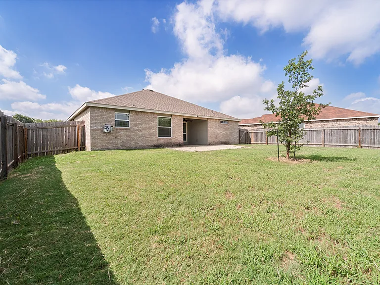 724 Liberty Valley Dr — Photo 23