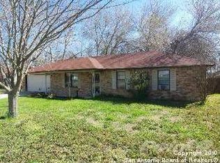 119 E Martindale St, Seguin, TX 78155
