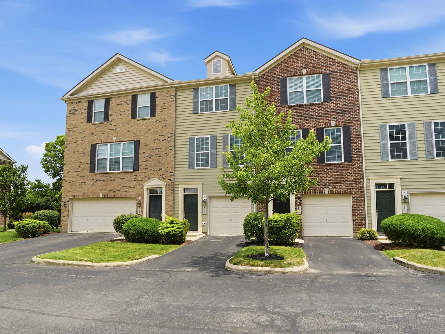2 bed, 1184 sqft, $2,100 — Photo 2