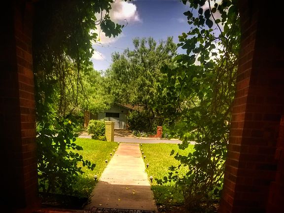2nd image of 374 Sagua La Grande Ave
