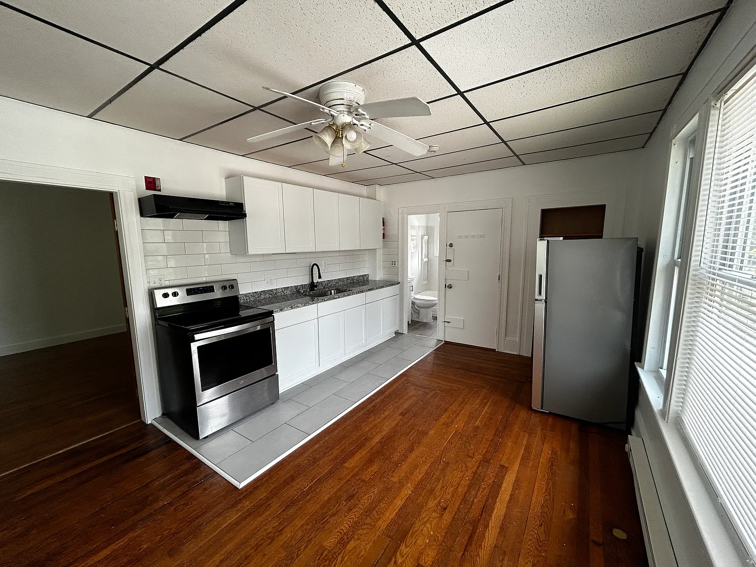  34 Franklin St 2ndflr 1b/1b Hwincluded Hardwoods Freshpaint Petsok — Photo 3