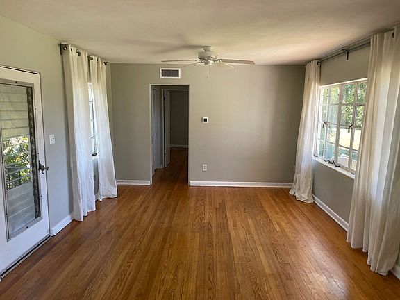 3rd image of 1613 Normandy Dr