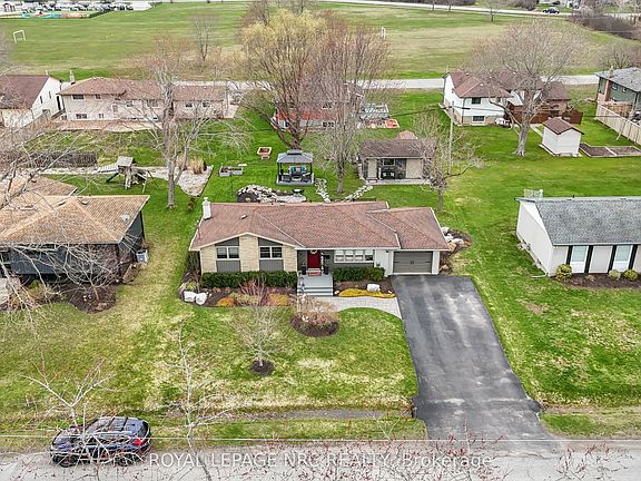 3rd image of 787 Grandview Rd