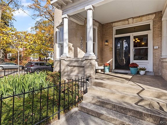 3rd image of 1652 W Grace St #U1a