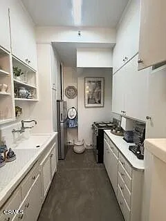 99 S Raymond Ave #206 — Photo 8