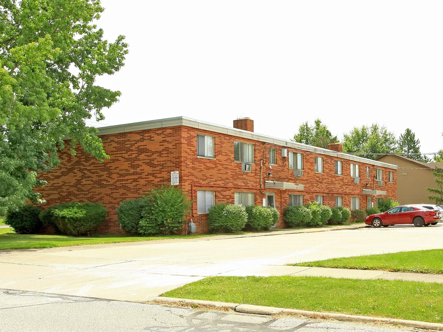 Maple Highlands Apartments — Photo 1
