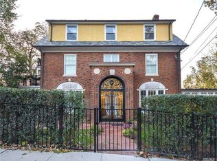 120 Prospect Ave #1, Sea Cliff, NY 11579