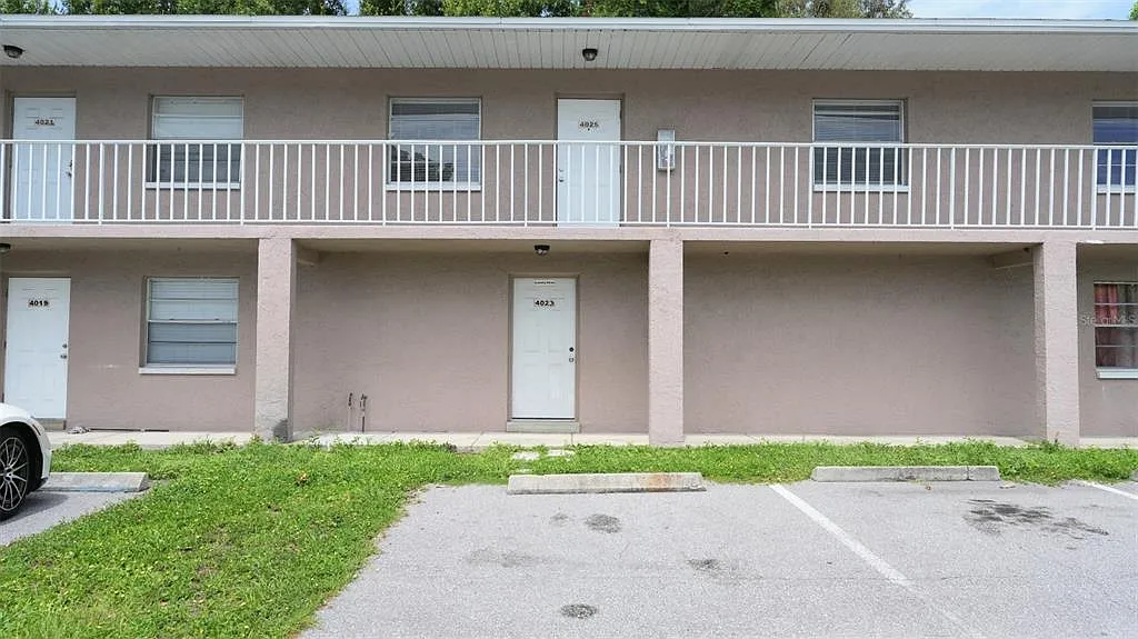 2 bed, 1.0 bath, 900 sqft, $1,300 — Photo 3