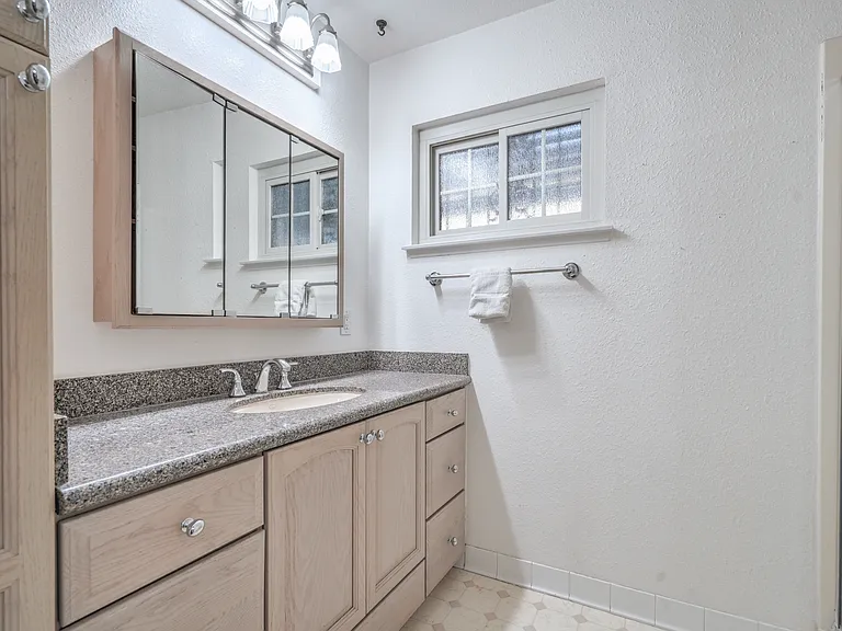 3445 Toquima Cir — Photo 19