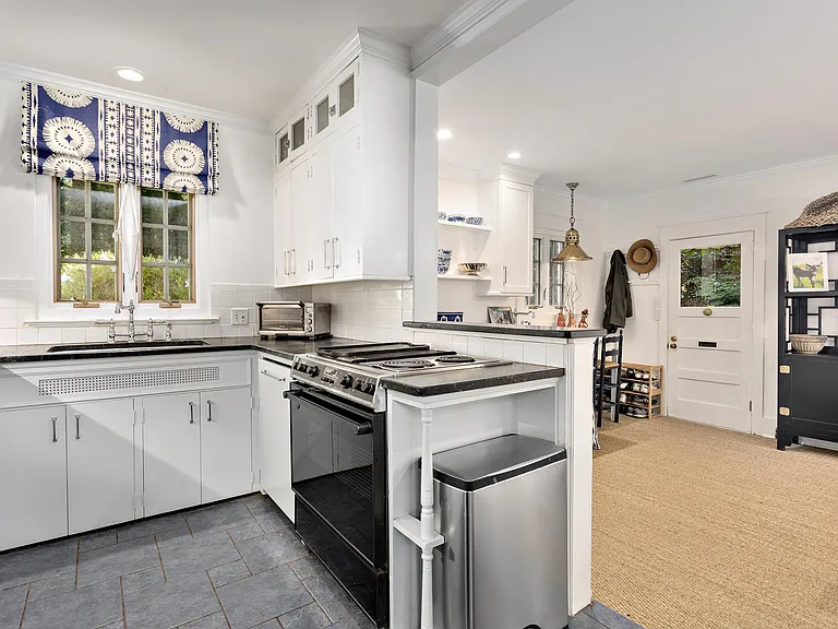 321 Vanderbilt Rd — Photo 27
