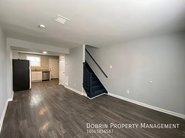 1821 Thomas St — Photo 3
