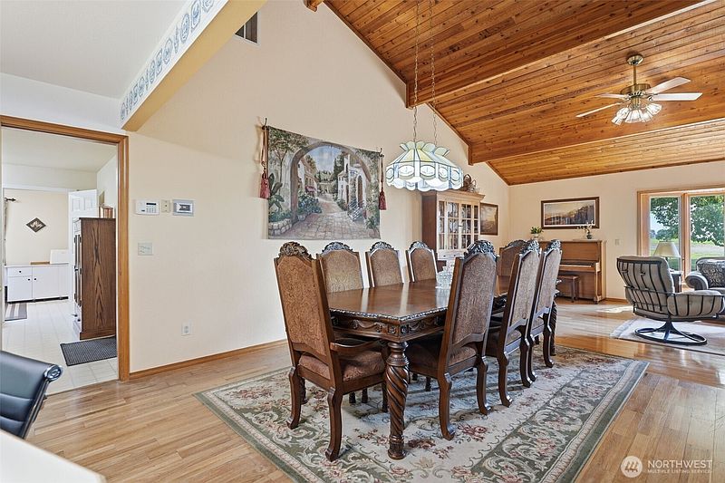 5th image of 3011 Birch Road