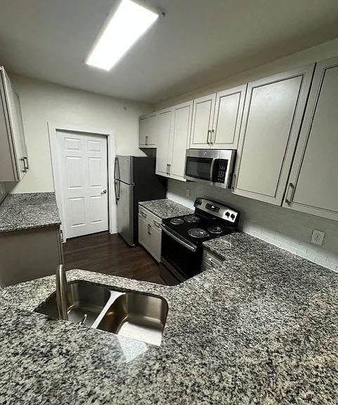 Wesley St. James Apartments at Sandy Springs — Photo 193