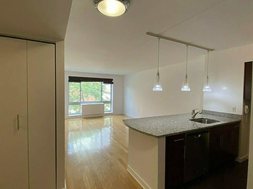 1st image of 555 W 23rd St APT N3h