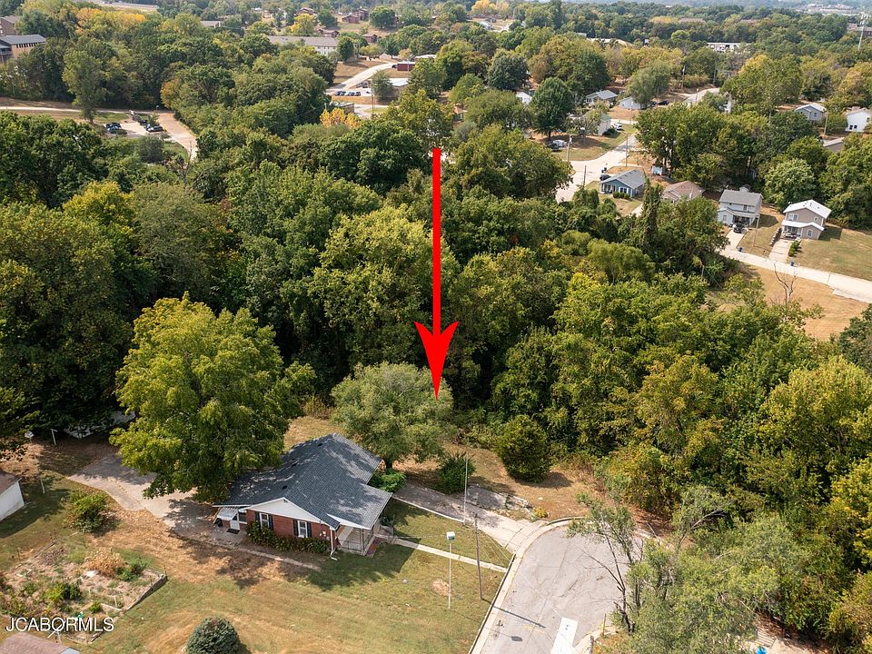 2nd image of 1013 Indiana Ave